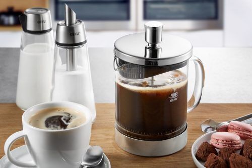 <br /><hr><br />Лесно и бързо: изсипете смляно кафе в топлоустойчивия преса DIEGO, налейте гореща вода и оставете няколко минути. След това разбъркайте за кратко време, поставете капака и бавно натиснейте металния филтър.Ще получите силно и ароматно кафе.По същия начин можете да приготвите и прекрасен чай.