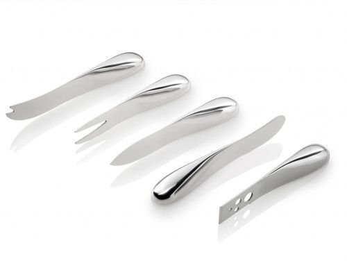<br /><hr><br />Комплектът ножове за сирена SPACE е изработен от високо полирана неръждаема стомана. Независимо дали е твърдо, меко, прясно или нарязано сирене - перфектният разрез е гарантиран с всеки един от петте ножа, за всички възможни разновидности и зрялост. След употреба умело проектираната ръкохватка гарантира, че режещата повърхност винаги е изправена.