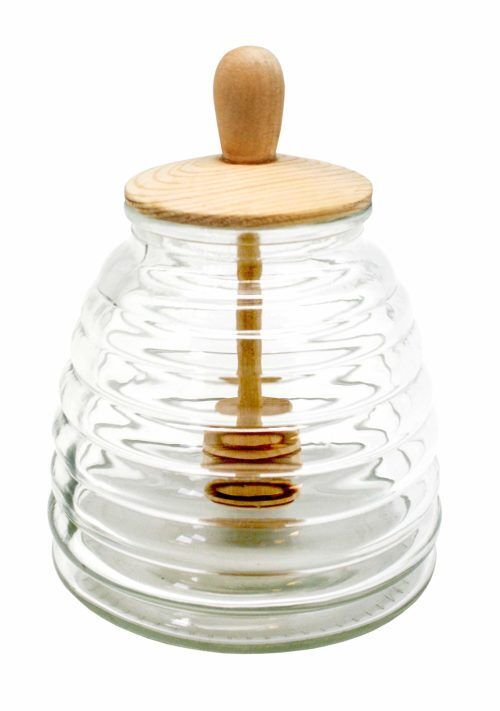 <br /><hr><br /><p>Препоръчваме на всички да похапват по малко истински мед всеки ден! Това ще се отрази благоприятно на здравето Ви. <br /><br />A новото бурканче  за мед на Vin Bouquet ще запази всички полезни свойства на меда. Изработено от стъкло, с удобна дървена лъжица в естествен цвят. Винаги, когато Ви потрябва мед за закуска или чай, то ще Ви бъде подръка. Освен това ще придаде допълнителен стил и класа на всяка маса.</p><p>Подходящо както за дома, така и за професионален кетъринг.</p><p>Превърнете яденето на мед в още по-голямо удоволствие!</p>