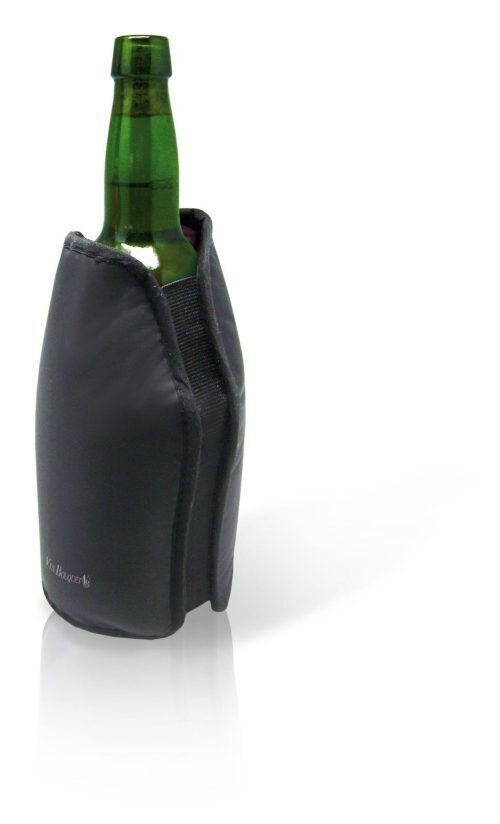 <p><strong><strong>Vin Bouquet </strong>Охладител за бутилки <br />• </strong><strong>Размери на опаковката: </strong>23.5 x 16 x 2 см.<br /><strong>• Тегло:</strong> 0.490 кг.<br /><strong>• Капацитет: </strong>за 1 бутилка<br /><strong>Производител:</strong> <strong>Vin Bouquet, Испания</strong></p><br />Марка: Vin Bouquet <br />Модел: VB FIE 001<br />Доставка: 2-4 работни дни<br />Гаранция: 2 години