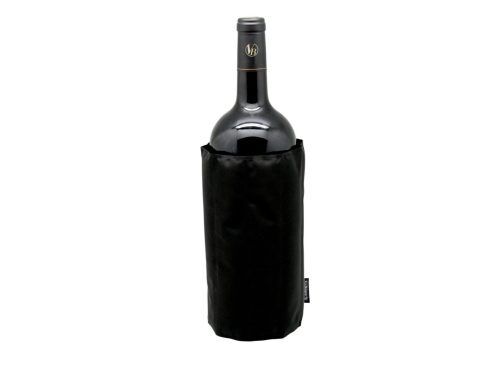 <p><span style="font-size: medium;"><strong>Охладител за големи бутилки Магнум - черен</strong></span></p>
<p>Размери на опаковката: 18,5 см/16 см/2 см.<br />Тегло: 0,380 кг.<br />Материал: Текстил, гел<br />Производител:<strong> Vin Bouquet, Испания</strong></p>
<p> </p><br />Марка: Vin Bouquet <br />Модел: VB FIE 177<br />Доставка: 2-4 работни дни<br />Гаранция: 2 години