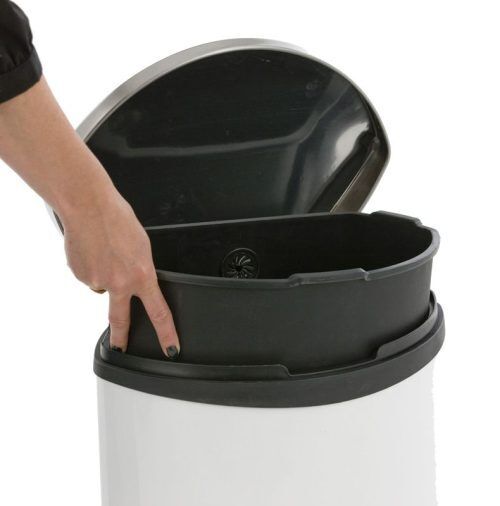 <br /><hr><br />EKO Кош за отпадъци с педал “SHELL“ - 30 литра - бял