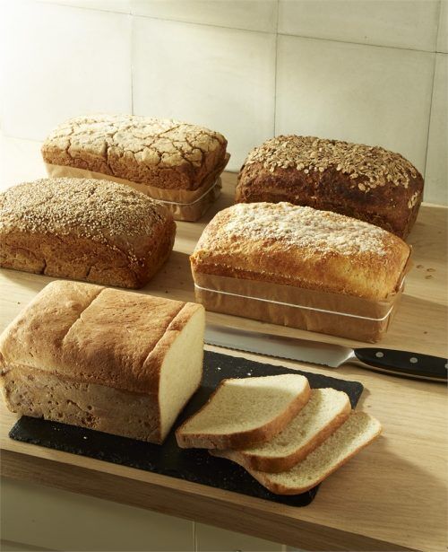 <br /><hr><br /><p>Формата за печене на хляб ви позволява да печете всички видове домашен хляб (бял, ръжен, пълнозърнест, зеленчуков, царевичен и т.н.), с хрупкава коричка и мек отвътре. <br />Формата с капак от керамика, създава перфектното ниво на влажност. <br />Капакът има дупки, които помагат за бухване на тестото и  за да се получи хрупкава златиста коричка навсякъде<br />Ребрата на дъното на формата  предотвратяват залепването на хляба. М<object width="600" height="350" data="https://www.youtube.com/v/9tVCp0Ar7zo" type="application/x-shockwave-flash"><param name="data" value="https://www.youtube.com/v/9tVCp0Ar7zo" /><param name="src" value="https://www.youtube.com/v/9tVCp0Ar7zo" /></object></p><p> </p><p><object width="600" height="350" data="https://www.youtube.com/v/R8O-cvaegCM" type="application/x-shockwave-flash"><param name="data" value="https://www.youtube.com/v/R8O-cvaegCM" /><param name="src" value="https://www.youtube.com/v/R8O-cvaegCM" /></object></p>