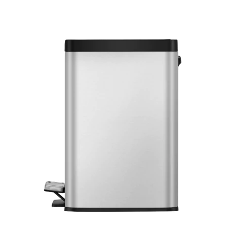 <p><strong>EKO EUROPE Кош за разделно събиране на отпадъци с педал “ESSENTIAL“ - матиран - 20 л. + 9 л.</strong><br /><span><strong>• Материал:</strong> матирана неръждаема стомана, пластмаса</span><br /><span><strong>• Цвят:</strong> инокс/черен</span><br /><span><strong>• Вместимост: </strong>20 + 9 литра</span><br /><span><strong>• Размери: </strong>33.8<span> х 46.2 х 41 см</span></span><br /><strong>• 2 бр. вътрешни пластмасови кофи</strong><br /><strong>• Покритие срещу пръстови отпечатъци</strong><br /><strong>• Безшумно отваряне и затваряне на капака</strong><br /><strong>• 1 бр. педал</strong><br /><strong>• Фиксатор за найлонов чувал / торба</strong><br /><strong>Производител: EKO EUROPE / Холандия</strong></p><br />Марка: EKO-EUROPE <br />Модел: EKO 822829 - Matt s/s<br />Доставка: 2-4 работни дни<br />Гаранция: 2 години