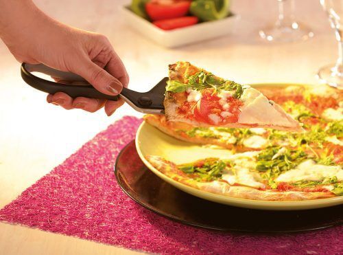 <br /><hr><br /><p>Функционална ножица за пица, с която лесно ще нарежете пицата на еднакви парчета и ще я сервирате на близките си.</p>