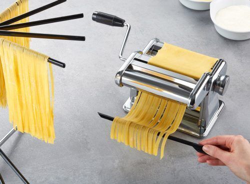 <br /><hr><br /><p>Сушилнята за паста е перфектна за сушене на прясно приготвена паста.  Когато не се използва, може просто да се сгъне и прибере в кухненския шкаф, за да се спести място. <br /><br /></p>