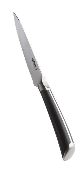 <br /><hr><br /><p>Назъбеният нож е жизненоважен във всеки комплект кухненски ножове. Назъбеното острие лесно прорязва здравата кожа, което го прави идеален за нарязване на сочни продукти като домати на спретнати резени. Разрязва добре и хлебни изделия, тъй като лесно прорязва твърдите кори.</p><p>Ергономичната дръжка е проектирана за максимален комфорт при ежедневна употреба. Тя стои удобно в ръката, което позволява здрав и стабилен захват дори при продължителна употреба.</p><p>Всеки нож има точки за контрол по време на рязане. В основата на острието, при дръжката, е точка за палеца на режещата ръка, която осигурява лесно направляване на ножа, баланс и контрол по време на работа. Точката в горната част на острието е за помощ от свободната ръка, за по-добър контрол при прецизно рязане.</p><p><object width="620" height="350" data="https://www.youtube.com/v/-HrHVXM3XaE" type="application/x-shockwave-flash"><param name="src" value="https://www.youtube.com/v/-HrHVXM3XaE" /></object></p>