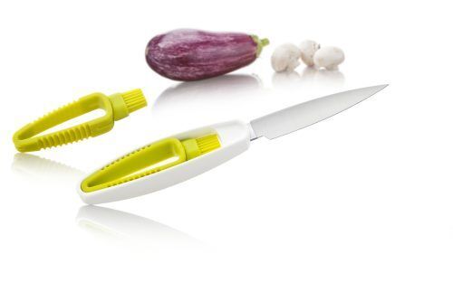 <br /><hr><br /><p>Функционалния нож за зеленчуци с четка на Tomorrow`s Kitchen е предназначен за бързо и лесно почистване и нарязване на зеленчуци. Острия като бръснач нож с лекота бели, реже и накълцва всички зеленчуци. С четката, която се намира в дръжката на ножа, ще почистите карата на гъби, картофи с други зеленчуци.</p><p> • Дизайн "2 в 1"</p><p> • Острие от неръждаема стомана</p><p> • Ножът е перфектен за белене, рязане и кълцане</p><p> • Четка в дръжката старателно почиства гъби, картофи и други зеленчуци</p><p>Кухненските аксесоари от серията +TOOL`S са с дизайн 2 в 1. Те са иновативно решение в света на кулинарните инструменти и са истинско предимство за всяка кухня. Всеки от десетте продукта от серията има допълнителен аксесоар в дръжката, който допълва и улеснява подготовката на храна.</p><p>Елегантни и практични, приборите от серия +TOOL`S са подходящи за всеки интериор и могат да бъдат чудесен завършек на всяка кухня.</p>