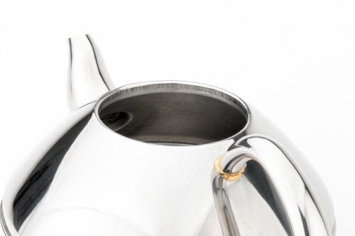 <br /><hr><br /><p>Ceylon е класически модел чайник, но с нов облик. Чайникът може да се мие в съдомиялна машина. Изолиращата двустенна конструкция гарантира, че температурата и вкусът на чая се запазват за по-дълъг период от време. Специално проектираният чучур и ергономичната дръжка осигуряват оптимално удобство всеки път, когато се налива чай. Дръжката не се загрява.</p>