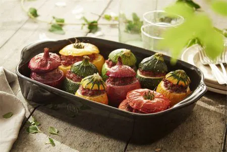 <p><span style="color: #000000;"><strong>EMILE HENRY Керамична провоъгълна тава за печене "RECTANGULAR OVEN DISH"</strong></span><br /><span style="color: #000000;">• <strong>Ръчно изработена от 100% естествени материали<br />• Устойчива на температури: </strong>- 20º С до + 270º С<strong><br />• Равномерно разпределение на топлината<br />• Задържа топлината на ястието по-дълго от обикновените съдове<br />• Висока устойчивост на надраскване <br /></strong>• </span><strong><span style="color: #000000;">Материал:</span>  <span style="color: #ff0000;">HR® Ceramic (High Resistance) <span style="color: #000000;">/</span></span></strong><span style="color: #ff0000;"><span style="color: #000000;"> Високо устойчива керамика</span></span><strong><span style="color: #ff0000;"><span style="color: #000000;"> / </span><br /><span style="color: #000000;">• Без съдържание на олово, кадмий и никел</span><br /><span style="color: #000000;">• Външен размер вкл.дръжките: </span></span></strong><span style="color: #ff0000;"><span style="color: #000000;">36,5 х 23,5 х 7,5 см</span></span><span style="color: #ff0000;"><br /><strong><span style="color: #000000;">• Вътрешен размер: </span></strong><span style="color: #000000;">30 х 22 х 6 см<br /></span></span><span style="color: #ff0000;"><span style="color: #000000;">• <strong>Вместимост:</strong> 2,7 литра</span><br /><span style="color: #000000;"><strong>• Тегло: </strong>1,8 кг</span><br /><span style="color: #000000;">• <strong>Цвят: </strong>жълг</span><br /><span style="color: #000000;">• <strong>Подходяща за: </strong>фурна / микровълнова фурна / фризер / съдомиялна машина</span><br /><strong><span style="color: #000000;">Производител: EMILE HENRY / Франция</span></strong></span></p><br />Марка: Emile Henry <br />Модел: EH 9652-90<br />Доставка: 2-4 работни дни<br />Гаранция: 2 години