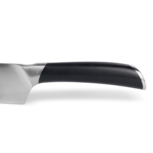 <br /><hr><br /><p>Комплектът ножове Comfort Pro включва оптималния набор от ножове за ежедневна употреба във всяка кухня. Този комплект Zyliss красиво хармонизира стилна визия с отлична острота и изключителна твърдост. Остриетата на ножовете са произведени от немска неръждаема стомана. Комплектът ножове Comfort Pro от 3 части включва: нож за белене – 11 см, нож за домати – 11 см, универсален нож – 14 см, което Ви дава перфектния комплект ножове. Ергономичната дръжка е проектирана за максимален комфорт при ежедневна употреба. Тя стои удобно в ръката, което позволява здрав и стабилен захват дори при продължителна употреба.Всеки нож има точки за контрол по време на рязане. В основата на острието, при дръжката, е точка за палеца на режещата ръка, която осигурява лесно направляване на ножа, баланс и контрол по време на работа. Точката в горната част на острието е за помощ от свободната ръка, за по-добър контрол при прецизно рязане.</p><p><object width="620" height="350" data="https://www.youtube.com/v/-HrHVXM3XaE" type="application/x-shockwave-flash"><param name="src" value="https://www.youtube.com/v/-HrHVXM3XaE" /></object></p>