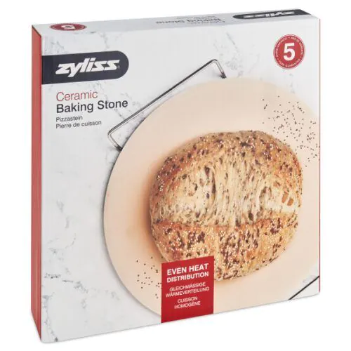 <br /><hr><br />Плочата за печене на Zyliss е една от най-добрите на пазара.Тя абсорбира влагата и загрява равномерно, за да приготви пица с автентична хрупкава основа.Също така е идеална за печене на хляб и бисквити. Плочата задържа топлината дълго, така че оставете пицата или хляба си върху нея и сервирайте. Така пицата ще остане гореща и вкусна, докато всичко изчезне.