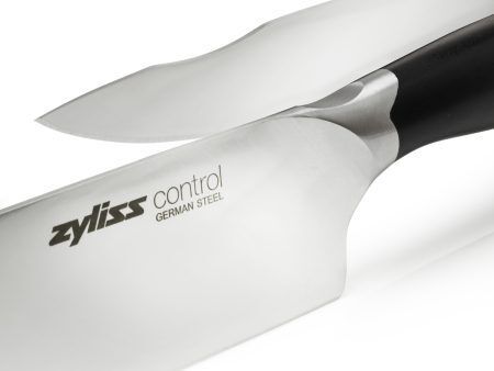 <p><span style="font-size: small;"><strong>ZYLISS Нож на майстора - 20 см.- серия "ZYLISS CONTROL" <br /></strong></span>• <strong>Материал: </strong>немска неръждаема стомана <br /><span style="font-size: small;"><em><strong>Можете да миете ножа в съдомиялна машина.<br /></strong></em></span><strong style="color: #ff0000; font-size: medium;">ВНИМАНИЕ!!! </strong><strong style="color: #ff0000; font-size: medium;">ПАЗЕТЕ ОТ ДЕЦА!!!</strong></p><br />Марка: ZYLISS <br />Модел: ZYLISS 920182<br />Доставка: 2-4 работни дни<br />Гаранция: 2 години