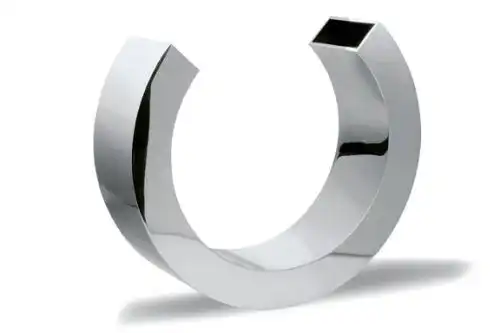 <p><strong><span style="font-size: large;">Ваза "OMEGA"</span></strong>
<p>•Материал: полирана стомана
<p>•Диаметър: 27 см
<p><strong>Дизайнер: Leon Win</strong><br />Марка: PHILIPPI <br />Модел: PH 149001<br />Доставка: 2-4 работни дни<br />Гаранция: 2 години