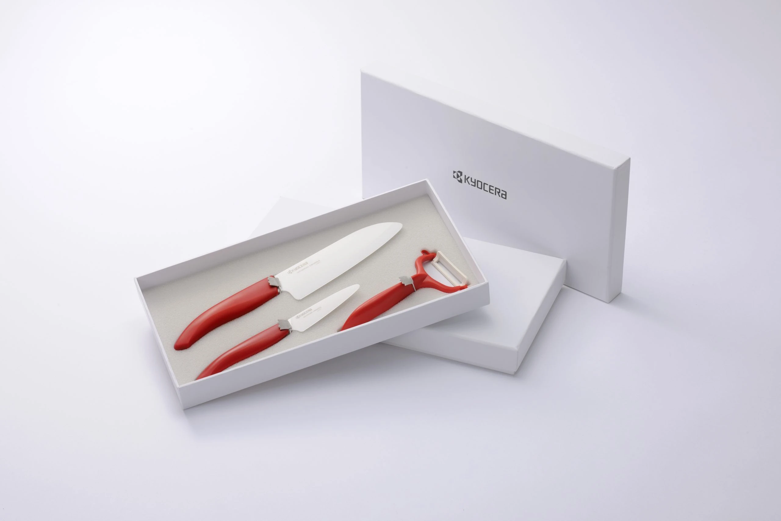 KYOCERA Комплект 2 бр. керамични ножове + керамична белачка