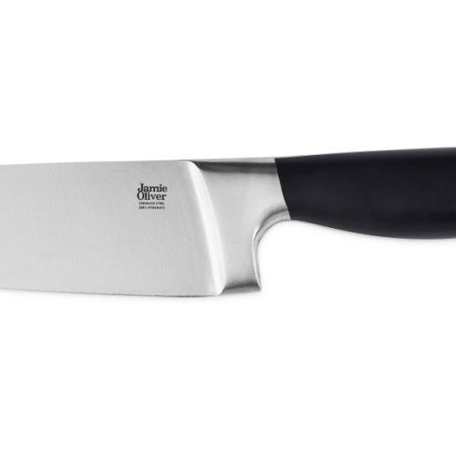 <p><strong>JAMIE OLIVER Комплект от 5 броя ножове в блок от бук</strong><br />• <strong>В комплекта:</strong> <br />– Универсален нож с дължина на острието: 14 см<br />– Нож за плодове и зеленчуци с дължина на острието: 10 см<br />– Карвинг нож с дължина на острието: 18,5 см<br />– Нож на майстора с дължина на острието: 17,5 см<br />– Нож за хляб с дължина на острието: 20,5 см<br />• <strong>Дървен блок от бук</strong><br />• <strong>Материал:</strong> висококачествена неръждаема стомана<br />• <strong>Ергономични дръжки<br />• Размер с опаковката: </strong>21,5 х 15 х 37,5 см<br />• <strong>Тегло с опаковката:</strong> 3,039 кг<br />• <strong>Ножовете могат да се мият в съдомиялна машина</strong><br /><strong>Производител: DKB Hausehold / Англия</strong></p><br />Марка: JAMIE OLIVER <br />Модел: JB 7800<br />Доставка: 2-4 работни дни<br />Гаранция: 2 години
