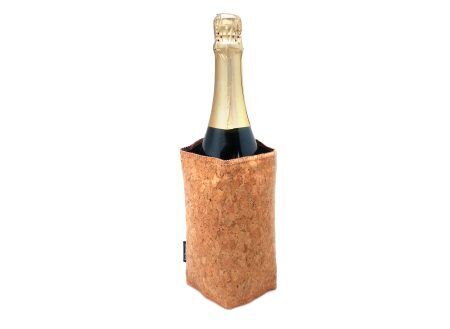<p><span style="font-size: medium;"><strong>Охладител за бутилки "Корк"</strong></span></p>
<p><span>Размери на опаковката: 14,5 см/20 см/2,5 см.</span><br /><span>Тегло: 0,314 кг.</span><br /><span>Производител: </span><strong>Vin Bouquet, Испания</strong><br /><br /></p><br />Марка: Vin Bouquet <br />Модел: VB FIE 272<br />Доставка: 2-4 работни дни<br />Гаранция: 2 години
