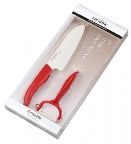 KYOCERA Комплект керамичен нож с белачка - цвят червен
<li>Подаръчен комплект, състоящ се от две части: <li>Керамичен нож <strong>Kyocera FK-140 </strong>
<li>Керамична белачка<strong> Kyocera CP-10</strong>
Производител: KYOCERA / Япония<br />Марка: KYOCERA <br />Модел: Kyocera FK-140 WH-RD + CP-10-NRD<br />Доставка: 2-4 работни дни<br />Гаранция: 2 години