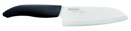 <p><strong>KYOCERA комплект, състоящ се от три части: </strong></p>
<li>универсален нож Kyocera FK-110WH-BK</li>
<li>универсален нож Kyocera FK-140WH-BK</li>
<li>блок за съхранение на ножове
<p><strong>Нож с керамично острие Kyocera FK-110WH-BK:<br /></strong>* Дължина на острието: 11 см<br />* Цвят на острието: бял<br />* Цвят на дръжката: черен<br /><strong>Нож с керамично острие Kyocera FK-140WH-BK:<br /></strong>* Форма на острието: Santoku<br />* Дължина на острието: 14,0 см<br />* Цвят на острието: бял<br />* Цвят на дръжката: черен<br /><strong>Блок за съхранение на ножове:<br /></strong>* Височина: 22,5 см<br />* Диаметър: Ø 11 см<br />* Цвят : черен / инокс<br /><strong>Подходящи за съдомиялна машина.</strong><br /><strong style="font-size: small;">Производител: KYOCERA / Япония<br /><br /><span style="color: #ff0000;">ВНИМАНИЕ!</span><br /><span style="color: #ff0000;">Пазете от деца!</span></strong></p>
</li><br />Марка: KYOCERA <br />Модел: Kyocera KB-RD BK INCL. 2KN SET<br />Доставка: 2-4 работни дни<br />Гаранция: 2 години