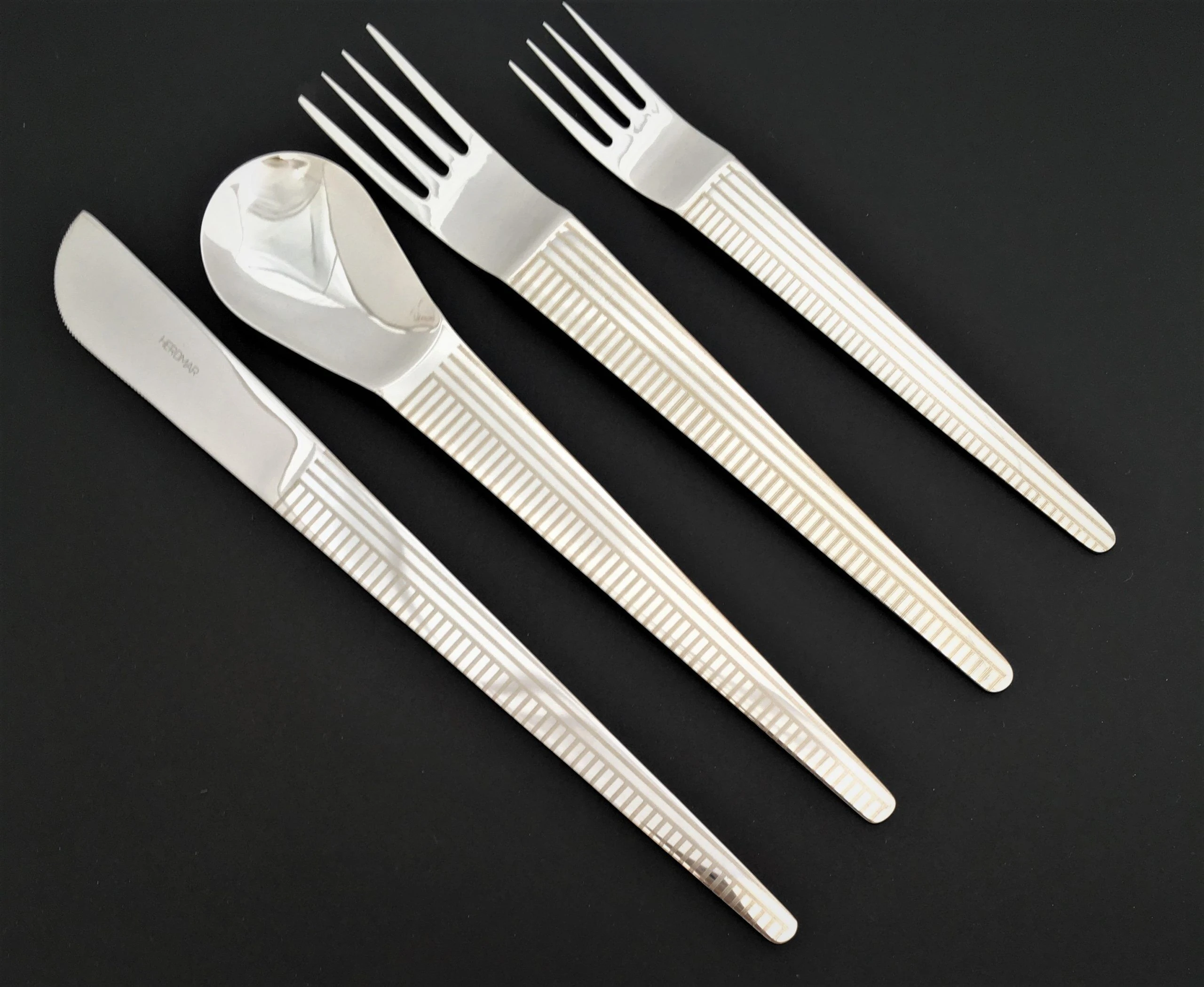 HERDMAR Комплект прибори за хранене “INGA № 2“- 42 части – гравирани