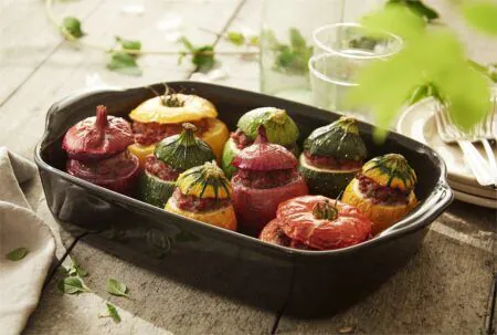 <p><span style="color: #000000;"><strong>EMILE HENRY Керамична провоъгълна тава за печене "RECTANGULAR OVEN DISH"</strong></span><br /><span style="color: #000000;">• <strong>Ръчно изработена от 100% естествени материали<br />• Устойчива на температури: </strong>- 20º С до + 270º С<strong><br />• Равномерно разпределение на топлината<br />• Задържа топлината на ястието по-дълго от обикновените съдове<br />• Висока устойчивост на надраскване <br /></strong>• </span><strong><span style="color: #000000;">Материал:</span>  <span style="color: #ff0000;">HR® Ceramic (High Resistance) <span style="color: #000000;">/</span></span></strong><span style="color: #ff0000;"><span style="color: #000000;"> Високо устойчива керамика</span></span><strong><span style="color: #ff0000;"><span style="color: #000000;"> / </span><br /><span style="color: #000000;">• Без съдържание на олово, кадмий и никел</span><br /><span style="color: #000000;">• Външен размер вкл.дръжките: </span></span></strong><span style="color: #ff0000;"><span style="color: #000000;">36,5 х 23,5 х 7,5 см</span></span><span style="color: #ff0000;"><br /><strong><span style="color: #000000;">• Вътрешен размер: </span></strong><span style="color: #000000;">30 х 22 х 6 см<br /></span></span><span style="color: #ff0000;"><span style="color: #000000;">• <strong>Вместимост:</strong> 2,7 литра</span><br /><span style="color: #000000;"><strong>• Тегло: </strong>1,8 кг</span><br /><span style="color: #000000;">• <strong>Цвят: </strong>жълг</span><br /><span style="color: #000000;">• <strong>Подходяща за: </strong>фурна / микровълнова фурна / фризер / съдомиялна машина</span><br /><strong><span style="color: #000000;">Производител: EMILE HENRY / Франция</span></strong></span></p><br />Марка: Emile Henry <br />Модел: EH 9652-90<br />Доставка: 2-4 работни дни<br />Гаранция: 2 години
