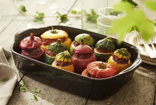 <p><span style="color: #000000;"><strong>EMILE HENRY Керамична провоъгълна тава за печене "RECTANGULAR OVEN DISH"</strong></span><br /><span style="color: #000000;">• <strong>Ръчно изработена от 100% естествени материали<br />• Устойчива на температури: </strong>- 20º С до + 270º С<strong><br />• Равномерно разпределение на топлината<br />• Задържа топлината на ястието по-дълго от обикновените съдове<br />• Висока устойчивост на надраскване <br /></strong>• </span><strong><span style="color: #000000;">Материал:</span>  <span style="color: #ff0000;">HR® Ceramic (High Resistance) <span style="color: #000000;">/</span></span></strong><span style="color: #ff0000;"><span style="color: #000000;"> Високо устойчива керамика</span></span><strong><span style="color: #ff0000;"><span style="color: #000000;"> / </span><br /><span style="color: #000000;">• Без съдържание на олово, кадмий и никел</span><br /><span style="color: #000000;">• Външен размер вкл.дръжките: </span></span></strong><span style="color: #ff0000;"><span style="color: #000000;">36,5 х 23,5 х 7,5 см</span></span><span style="color: #ff0000;"><br /><strong><span style="color: #000000;">• Вътрешен размер: </span></strong><span style="color: #000000;">30 х 22 х 6 см<br /></span></span><span style="color: #ff0000;"><span style="color: #000000;">• <strong>Вместимост:</strong> 2,7 литра</span><br /><span style="color: #000000;"><strong>• Тегло: </strong>1,8 кг</span><br /><span style="color: #000000;">• <strong>Цвят: </strong>жълг</span><br /><span style="color: #000000;">• <strong>Подходяща за: </strong>фурна / микровълнова фурна / фризер / съдомиялна машина</span><br /><strong><span style="color: #000000;">Производител: EMILE HENRY / Франция</span></strong></span></p><br />Марка: Emile Henry <br />Модел: EH 9652-90<br />Доставка: 2-4 работни дни<br />Гаранция: 2 години
