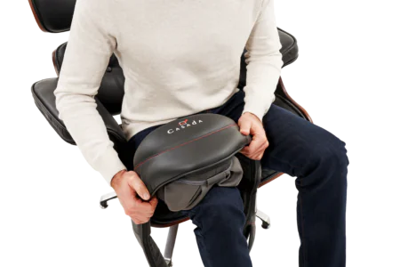 <p><span style="font-size: medium;"><strong>CASADA Масажор “Neck2GO“<br /></strong></span><strong>Технически данни:<br /></strong><strong>• Автоматична програма: </strong>10 минути<br /><strong>• Брой автоматични програми:</strong> 3 бр<br /><strong>• Регулиране на скоростта:</strong> 2 нива<br /><strong>• Избор на посоката на въртене на масажните глави<br /></strong><strong>• Контролен панел<br /></strong><strong>• Акумулаторна батерия<br /></strong><strong>• Захранване:<br /></strong>  - Входящо: АС 100 - 240V, 50/60 Hz<br />  - Изходящо: DC 12,8 V, 1800 mA<br /><strong>• Мощност:</strong> 23 W<br /><strong>• Размери: </strong>58 x 40 х 20 см<br /><strong>• Тегло:</strong> 2,05 кг<br /><strong>Производител: CASADA / Германия</strong></p>
<p><strong>Сертификати:</strong></p>
<p><img src="https://www.vip-giftshop.com/media//alphasonic_image16.jpg" alt="" width="150" /></p>
<p> </p>
<p style="font-weight: bold;"><strong><span style="font-size: medium;"> </span></strong></p><br />Марка: CASADA <br />Модел: CMK - 113<br />Доставка: 2-4 работни дни<br />Гаранция: 2 години