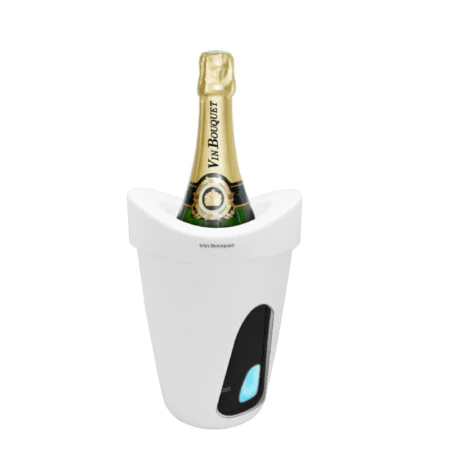 <p><strong>Vin Bouquet Охладител за 1 бутилка с гел - бял</strong><br /><strong>• Размери на опаковката:</strong><span> 15 x 22 x 15 см</span><br /><strong>• Тегло:</strong><span> 0,314 кг.</span><br /><strong>• Материал:</strong><span> Пластмаса, гел</span><br /><strong>• Капацитет: </strong><span>За една бутилка</span><br /><strong>Производител: Vin Bouquet, Испания</strong></p><br />Марка: Vin Bouquet <br />Модел: VB FIE 1237<br />Доставка: 2-4 работни дни<br />Гаранция: 2 години