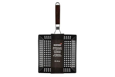 <p><strong>MUSTANG Перфориран BBQ тиган за зеленчуци - 30х30 см.</strong><br /><strong>• Материал:</strong><span> стомана, незалепващо покритие, дърво<br /></span><strong>• Размери:</strong><span> 30 х 30,5 х 12 см. <br />•<strong> Тегло:</strong> 0,8 кг.</span><br /><strong>• Удобна сгъваема дръжка</strong><br /><strong>• Перфориран за оптимална циркулация на топлината<br />• Не е подходящ за съдомиялна машина</strong><br /><strong>Производител: Tammer Brands/ Финландия</strong></p><br />Марка: MUSTANG <br />Модел: TB MUS 210929<br />Доставка: 2-4 работни дни<br />Гаранция: 2 години