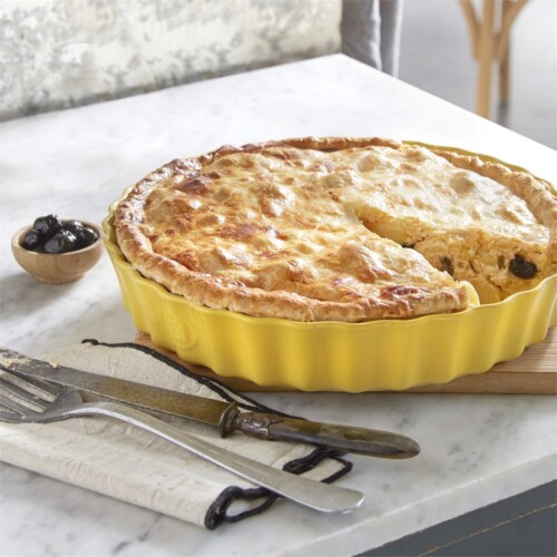 <p><span style="color: #000000;"><strong>EMILE HENRY Керамична дълбока форма за тарт "DEEP TART DISH" </strong></span><br /><span style="color: #000000;">• <strong>Ръчно изработена от 100% естествени материали<br />• Устойчива на температури: </strong>- 20º С до + 270º С<strong><br />• Равномерно разпределение на топлината<br />• Задържа топлината на ястието по-дълго от обикновените съдове<br />• Висока устойчивост на надраскване <br /></strong>• </span><strong><span style="color: #000000;">Материал:</span>  <span style="color: #ff0000;">HR® Ceramic (High Resistance) <span style="color: #000000;">/ </span></span></strong><span style="color: #ff0000;"><span style="color: #000000;">Високо устойчива керамика</span></span><strong><span style="color: #ff0000;"><span style="color: #000000;"> / </span><br /><span style="color: #000000;">• Без съдържание на олово, кадмий и никел</span><br /><span style="color: #000000;">• Външен диаметър: </span></span></strong><span style="color: #ff0000;"><span style="color: #000000;">Ø 32</span></span><span style="color: #ff0000;"><span style="color: #000000;"> см</span></span><span style="color: #ff0000;"><br /><strong><span style="color: #000000;">• Вътрешен диаметър: </span></strong><span style="color: #000000;">Ø</span><span style="color: #000000;"> 30,4</span><span style="color: #000000;"> см<br />• <strong>Височина:</strong> 5 см<br /></span></span><span style="color: #ff0000;"><span style="color: #000000;"><strong>• Максимална вместимост: </strong>3,04 литра<br /><strong>• Използваема вместимост:</strong> 2,8 литра<br /><strong>• Брой порции:</strong> 8 - 10</span><br /><span style="color: #000000;"><strong>• Тегло: </strong>1,5 кг</span><br /><span style="color: #000000;">• <strong>Цвят: </strong>зелен кедър</span><br /><span style="color: #000000;">• <strong>Подходяща за: </strong>фурна / микровълнова фурна / фризер / съдомиялна машина</span><br /><strong><span style="color: #000000;">Производител: EMILE HENRY / Франция</span></strong></span></p><br />Марка: Emile Henry <br />Модел: EH 6032-07<br />Доставка: 2-4 работни дни<br />Гаранция: 2 години