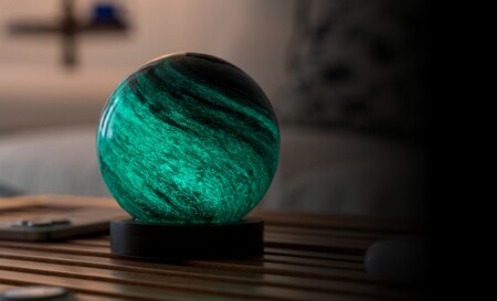 <p><strong>GINGKO Смарт лампа “AstraGlass“ звезден океан - размер L</strong><br /><strong>• Захранване:</strong><span> литиево-йонна батерия 1500 mAh</span><br /><strong>• Включен кабел за зареждане<br /></strong><span><strong>• Живот на батерията:</strong> до 15 часа<br /></span><strong>• Време за зареждане:</strong><span> 6 часа</span><br /><strong>• Размери: </strong><span>12</span><span> х 13 см.</span><br /><strong>• Материал:</strong><span> орехово дърво, ръчно издухано стъкло</span><br /><strong>• Тегло:</strong><span> 0,558 кг.</span><br /><strong>• Тегло с опаковка:</strong><span> 0,600 кг.</span><br /><strong>• Тъч бутон за включване, изключване и регулиране на светлината</strong><br /><strong>• Цветна температура: </strong><span>топла бяла и RGB светлина 2900 - 3100К</span><span><br /><strong>• Мощност:</strong> 2 W<br /><strong>• Дизайн:</strong> Stellar Ocean<span><br /></span></span><strong>Производител: GINGKO DESIGN/ Англия</strong></p><br />Марка: Gingko Design <br />Модел: Gingko G050L-SO<br />Доставка: 2-4 работни дни<br />Гаранция: 2 години