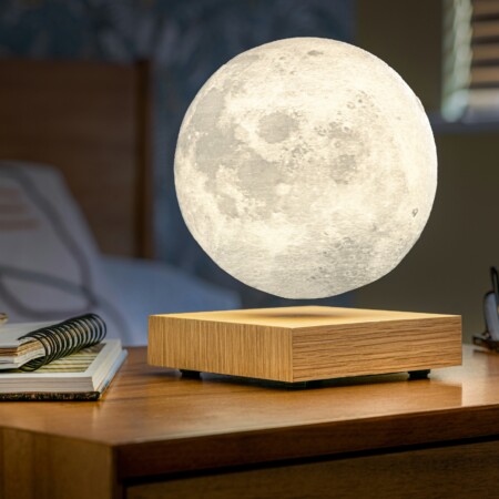 <p><strong>GINGKO Левитираща смарт лампа “MOON“ - цвят бял ясен</strong><br /><strong>• Семпъл и елегантен дизайн</strong><br /><strong>• Захранване: 12V - 1A AC/DC адаптор (включен)</strong><strong><br /></strong><strong>• Размери на основата: </strong><span>12</span><span> х 12 х 3 см.<br /></span><strong>• Диаметър на луната:</strong> Ø <span>14 см.</span><br /><strong>• Материал:</strong><span> бял ясен, PLA 3D принтирана луна<br /></span><strong>• Тегло:</strong><span> 0,800 кг.</span><br /><strong>• Тегло с опаковка:</strong><span> 0,186 кг.</span><br /><strong>• Цветна температура: <br /></strong><span> - топла жълта светлина -  2700К<br /></span><span> - топла бяла светлина - 3500К<br /> - бяла светлина - 5000К<br /><strong>• Мощност на крушката: </strong>1,5 W LED<br /><strong>• Благодарение на вградения магнит, луната се носи и бавно се върти в пространството над стойката, създавайки зашеметяващ визуален ефект<br /><span>• Дървото, хартията, каучукът или коркът, използвани за създаването на този продукт, са сертифицирани от Съвета за управление на горите (FSC) -  организация с нестопанска цел, посветена на популяризирането на екологично и устойчиво горско стопанство</span></strong><br /></span><strong>• Опаковано в красива подаръчна кутия<br /></strong><strong>Производител: GINGKO DESIGN/ Англия</strong></p><br />Марка: Gingko Design <br />Модел: Gingko G019AH<br />Доставка: 2-4 работни дни<br />Гаранция: 2 години
