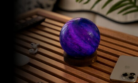 <p><strong>GINGKO Смарт лампа “AstraGlass“ галактически бриз - размер M</strong><br /><strong>• Захранване:</strong> литиево-йонна батерия 1500 mAh<br /><strong>• Включен кабел за зареждане<br /></strong><span><strong>• Живот на батерията:</strong> до 15 часа<br /></span><strong>• Време за зареждане:</strong><span> 5 часа</span><br /><strong>• Размери: </strong><span>8</span><span> х 9 см.</span><br /><strong>• Материал:</strong><span> орехово дърво, ръчно издухано стъкло</span><br /><strong>• Тегло:</strong><span> 0,248 кг.</span><br /><strong>• Тегло с опаковка:</strong><span> 0,300 кг.</span><br /><strong>• Тъч бутон за включване, изключване и регулиране на светлината</strong><br /><strong>• Цветна температура: </strong><span>топла бяла и RGB светлина 2900 - 3100К</span><span><br /><strong>• Мощност:</strong> 1,6 W<br /><strong>• Дизайн:</strong> Galaxy Breeze<span><br /></span></span><strong>Производител: GINGKO DESIGN/ Англия</strong></p><br />Марка: Gingko Design <br />Модел: Gingko G050M-GB<br />Доставка: 2-4 работни дни<br />Гаранция: 2 години
