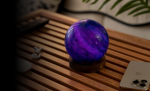 <p><strong>GINGKO Смарт лампа “AstraGlass“ галактически бриз - размер M</strong><br /><strong>• Захранване:</strong> литиево-йонна батерия 1500 mAh<br /><strong>• Включен кабел за зареждане<br /></strong><span><strong>• Живот на батерията:</strong> до 15 часа<br /></span><strong>• Време за зареждане:</strong><span> 5 часа</span><br /><strong>• Размери: </strong><span>8</span><span> х 9 см.</span><br /><strong>• Материал:</strong><span> орехово дърво, ръчно издухано стъкло</span><br /><strong>• Тегло:</strong><span> 0,248 кг.</span><br /><strong>• Тегло с опаковка:</strong><span> 0,300 кг.</span><br /><strong>• Тъч бутон за включване, изключване и регулиране на светлината</strong><br /><strong>• Цветна температура: </strong><span>топла бяла и RGB светлина 2900 - 3100К</span><span><br /><strong>• Мощност:</strong> 1,6 W<br /><strong>• Дизайн:</strong> Galaxy Breeze<span><br /></span></span><strong>Производител: GINGKO DESIGN/ Англия</strong></p><br />Марка: Gingko Design <br />Модел: Gingko G050M-GB<br />Доставка: 2-4 работни дни<br />Гаранция: 2 години