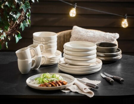 <p><strong>BLOMUS Гурме чиния CANJU, Ø20см<br /></strong><strong>• Цвят: </strong>бежов (Moonbeam) <br /><strong>• Размер: </strong>Ø 20 х 4 см<strong><br /></strong><strong>• Материал:</strong> керамика<br /><strong>• Подходяща за микровълнова фурна</strong><br /><strong>• Подходяща за съдомиялна машина</strong><br /><strong>Производител: BLOMUS / Германия<br /><br /></strong></p><br />Марка: BLOMUS <br />Модел: BLOMUS 64606<br />Доставка: 2-4 работни дни<br />Гаранция: 2 години