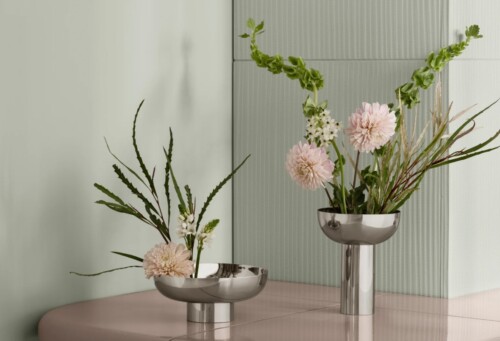 <p><strong>BLOMUS Ваза икебана MIYABI, ниска<br /></strong><strong>• Цвят: </strong>стомана<br /><strong>• Размер:</strong> 23 х 23 х 10 см (ШхДхВ)<br /><strong>• Материал:</strong> полирана неръждаема стомана<br /><strong>Производител: BLOMUS / Германия<br /><em>DESIGN: Kazushige Miyake</em></strong></p><br />Марка: BLOMUS <br />Модел: BLOMUS 67042<br />Доставка: 2-4 работни дни<br />Гаранция: 2 години