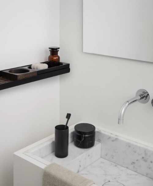 <p><span style="font-size: small;"><strong>BLOMUS Рафт за стенен монтаж MODO<br /></strong></span> • <strong>Размери:</strong> 51 х 10 х 4 см (ДхШхВ)<br /><strong>• Цвят:</strong> черен<br />• <strong>Материал:</strong> стомана с титаниево покритие<br /><strong>• За стенен монтаж</strong><br /><strong>• Включен монтажен комплект</strong><br />•<strong> Производител:</strong> BLOMUS, Германия <br /> <em><strong>DESIGN: Nina Thöming</strong></em></p><br />Марка: BLOMUS <br />Модел: BLOMUS 69205<br />Доставка: 2-4 работни дни<br />Гаранция: 2 години
