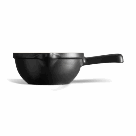 <p><strong>EMILE HENRY Керамичен съд за сос "BBQ POT" </strong> <br />• <strong>Ръчно изработен от 100% естествени материали<br />• Устойчив на температури: </strong>- 20º С до + 290º С<strong><br />• Равномерно разпределение на топлината<br />• Задържа топлината на ястието по-дълго от обикновените съдове<br />• Висока устойчивост на надраскване <br /></strong>• <strong>Материал: <span style="color: #ff0000;">BBQ Ceramic</span></strong><br />• <strong>Външен размер вкл.дръжките:</strong> 28 х 19,5 х 8 см (ДхШхВ)<br />• <strong>Вместимост: </strong>1,1 литра <br />• <strong>Тегло:</strong> 0,8 кг<br />• <strong>Цвят: </strong>трюфел<br /><strong>• Подходящ за: </strong>барбекю (газ или на дървени въглища)/фурна / микровълнова фурна / фризер / съдомиялна машина<br /><strong>Производител: EMILE HENRY / Франция</strong></p><br />Марка: Emile Henry <br />Модел: EH 2902-71<br />Доставка: 2-4 работни дни<br />Гаранция: 2 години