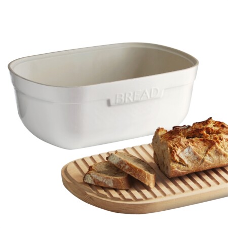 <p><span style="color: #000000;"><strong>EMILE HENRY Керамична кутия за хляб с дъска за рязане "BREAD BOX" </strong></span><br /><span style="color: #000000;">• </span><strong><span style="color: #000000;">Материал на основата:</span>  <span style="color: #ff0000;">HR® Ceramic (High Resistance) <span style="color: #000000;">/ </span></span></strong><span style="color: #ff0000;"><span style="color: #000000;">Високо устойчива керамика</span></span><strong><span style="color: #ff0000;"><br /><span style="color: #000000;">• Без съдържание на олово, кадмий и никел</span><br /><span style="color: #000000;">• Външен размер вкл.дръжките: </span></span></strong><span style="color: #ff0000;"><span style="color: #000000;">35,5 х 24,5 х 15,8 см</span></span><span style="color: #ff0000;"><br /><strong><span style="color: #000000;">• Вътрешен размер: </span></strong><span style="color: #000000;">32,5 х 22 х 12,5 см<br /></span></span><span style="color: #ff0000;"><span style="color: #000000;">• <strong>Вместимост:</strong> 6,5 литра</span><br /><span style="color: #000000;"><strong>• Тегло: </strong>3,9 кг</span><br /><span style="color: #000000;">•<strong> Размери на опаковката:</strong> 43,5 х 31,5 х 19 см (ДхШхВ)</span><br /><span style="color: #000000;">• <strong>Тегло с опаковката:</strong> 4,4 кг</span><br /><span style="color: #000000;">• <strong>Цвят: </strong>червен</span><br /><span style="color: #000000;">• <strong>Основата е подходяща за съдомиялна машина</strong><br />• <strong>Капакът </strong></span><strong>НЕ Е</strong><span style="color: #000000;"><strong> подходящ за съдомиялна машина</strong></span><br /><strong><span style="color: #000000;">Производител: EMILE HENRY / Франция</span></strong></span></p><br />Марка: Emile Henry <br />Модел: EH 8750-34<br />Доставка: 2-4 работни дни<br />Гаранция: 2 години