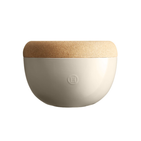 <p><strong>EMILE HENRY Керамична купа / фруктиера с корков капак "DEEP STORAGE BOWL" </strong> <br />• <strong>Ръчно изработена от 100% естествени материали<br /></strong><strong>• Висока устойчивост на надраскване <br /></strong>• <strong>Материал: </strong>керамика, корк<br />• <strong>Без съдържание на олово, кадмий и никел</strong><br />• <strong>Външен размер:</strong> 27 х 18,5 см (ДхВ)<br />• <strong>Вътрешен размер: </strong>25,5 х 13 см (ДхВ)<strong><br /></strong>• <strong>Вместимост:</strong> 4,7 литра<br />• <strong>Тегло:</strong> 2,23 кг<br />• <strong>Размери на опаковката:</strong> 29 х 28 х 17 см (ДхШхВ)<br />• <strong>Цвят:</strong> екрю<br /><strong>• Керамичната част е подходяща за почистване в съдомиялна машина</strong><br /><strong>Производител: EMILE HENRY / Франция</strong></p><br />Марка: Emile Henry <br />Модел: EH 8764-02<br />Доставка: 2-4 работни дни<br />Гаранция: 2 години