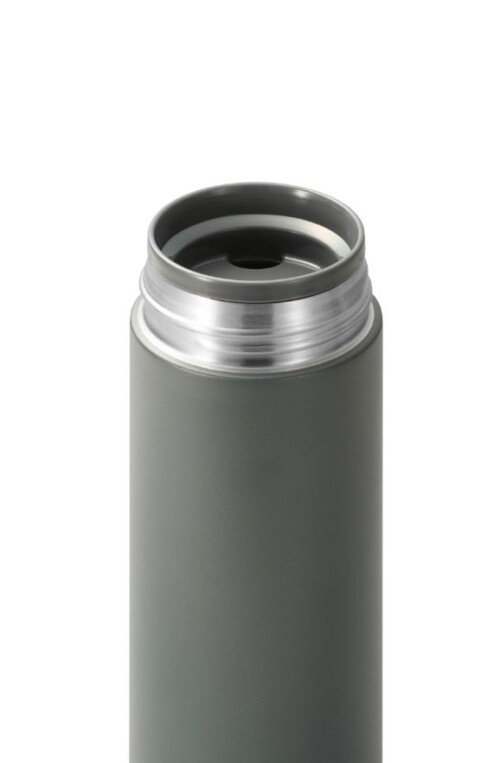 <p><strong>KYOCERA Двустенен термос с вакуумна изолация “Slim“ - 500 мл. - тъмно сив</strong><br /><strong>• Материал:</strong><span> неръждаема стомана, керамика</span><br /><strong>• Размери: </strong><span>Ø 7 x 28 см.<br /><strong>• Тегло:</strong> 0,280 кг. <br /><strong>• Вместимост: </strong>500 мл.<br /><strong>• </strong></span><strong>Без PFAS (PTFE, PFOA) и BPA</strong><br /><strong>• Цвят:</strong><span> тъмно сив</span><br /><strong>• Не е подходяща за съдомиялна машина<br /></strong><strong>Производител: KYOCERA / Япония</strong></p><br />Марка: KYOCERA <br />Модел: Kyocera MB-17S-GY SLIM<br />Доставка: 2-4 работни дни<br />Гаранция: 2 години