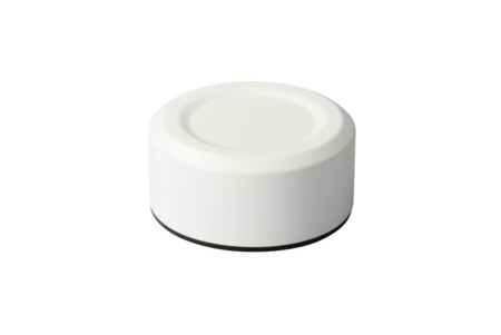 <p><strong>KYOCERA Двустенен термос с вакуумна изолация “Slim“ - 500 мл. - бял</strong><br /><strong>• Материал:</strong><span> неръждаема стомана, керамика</span><br /><strong>• Размери: </strong><span>Ø 7 x 28 см.<br /><strong>• Тегло:</strong> 0,280 кг. <br /><strong>• Вместимост: </strong>500 мл.<br /><strong>• </strong></span><strong>Без PFAS (PTFE, PFOA) и BPA</strong><br /><strong>• Цвят:</strong><span> бял</span><br /><strong>• Не е подходяща за съдомиялна машина<br /></strong><strong>Производител: KYOCERA / Япония</strong></p><br />Марка: KYOCERA <br />Модел: Kyocera MB-17S-WH SLIM<br />Доставка: 2-4 работни дни<br />Гаранция: 2 години