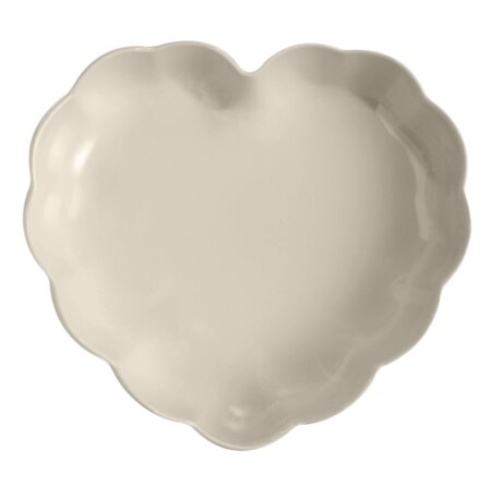 <p><span style="color: #000000;"><strong>EMILE HENRY Керамична форма за печене сърце "MADELEINE HEART DISH"</strong></span><br /><span style="color: #000000;">• <strong>Ръчно изработена от 100% естествени материали<br />• Устойчива на температури: </strong>- 20º С до + 270º С<strong><br />• Равномерно разпределение на топлината<br />• Задържа топлината на ястието по-дълго от обикновените съдове<br />• Висока устойчивост на надраскване <br /></strong>• </span><strong><span style="color: #000000;">Материал:</span>  <span style="color: #ff0000;">HR® Ceramic (High Resistance) <span style="color: #000000;">/ </span></span></strong><span style="color: #ff0000;"><span style="color: #000000;">Високо устойчива керамика</span></span><strong><span style="color: #ff0000;"><span style="color: #000000;"> / </span><br /><span style="color: #000000;">• Без съдържание на олово, кадмий и никел</span><br /><span style="color: #000000;">• Размери: </span></span></strong><span style="color: #ff0000;"><span style="color: #000000;">26,5 х 24,5 х 6,5</span></span><span style="color: #ff0000;"><span style="color: #000000;"> см</span></span><span style="color: #ff0000;"><br /></span><span style="color: #ff0000;"><span style="color: #000000;"><strong>• Максимална вместимост: </strong>2 литра<br /><strong>• Използваема вместимост:</strong> 1,8 литра<br /></span><span style="color: #000000;"><strong>• Тегло: </strong>1 кг</span><br /><span style="color: #000000;">• <strong>Цвят: </strong>екрю</span><br /><span style="color: #000000;">• <strong>Подходяща за: </strong>фурна / микровълнова фурна / фризер / съдомиялна машина</span><br /><strong><span style="color: #000000;">Производител: EMILE HENRY / Франция</span></strong></span></p><br />Марка: Emile Henry <br />Модел: EH 6153-02<br />Доставка: 2-4 работни дни<br />Гаранция: 2 години