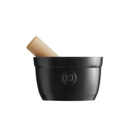 <p><span style="color: #000000;"><strong>EMILE HENRY Керамично хаванче - Ø16см </strong></span><br /><span style="color: #000000;">• <strong>Ръчно изработено от 100% естествени материали<br />• Устойчиво на температури: </strong>- 20º С до + 270º С<strong><br />• Висока устойчивост на надраскване <br /></strong>• </span><strong><span style="color: #000000;">Материал:</span>  <span style="color: #ff0000;">HR® Ceramic (High Resistance)</span></strong><strong><span style="color: #ff0000;"><br /><span style="color: #000000;">• Без съдържание на олово, кадмий и никел</span><br /><span style="color: #000000;">• Размери: </span></span></strong><span style="color: #ff0000;"><span style="color: #000000;">16 х 16</span></span><span style="color: #ff0000;"><span style="color: #000000;"> х</span></span><span style="color: #ff0000;"><span style="color: #000000;"> 9,5</span></span><span style="color: #ff0000;"><span style="color: #000000;"> см</span></span><span style="color: #ff0000;"><br /></span><span style="color: #ff0000;"><span style="color: #000000;"><strong>• Вместимост: </strong>0,95 литра<br /></span><span style="color: #000000;"><strong>• Тегло: </strong>1,74 кг</span><br /><span style="color: #000000;">• <strong>Цвят: </strong>трюфел</span><br /><span style="color: #000000;">• <strong>Купата е подходяща за: </strong>фурна / микровълнова фурна / фризер / съдомиялна машина<br />• <strong>Пестикът не е подходящ за фурна / микровълнова фурна / фризер / съдомиялна машина </strong></span><br /><strong><span style="color: #000000;">Производител: EMILE HENRY / Франция</span></strong></span></p><br />Марка: Emile Henry <br />Модел: EH 0257-71<br />Доставка: 2-4 работни дни<br />Гаранция: 2 години
