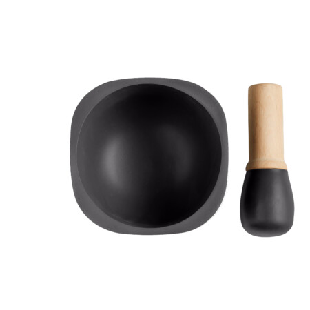 <p><span style="color: #000000;"><strong>EMILE HENRY Керамично хаванче - Ø16см </strong></span><br /><span style="color: #000000;">• <strong>Ръчно изработено от 100% естествени материали<br />• Устойчиво на температури: </strong>- 20º С до + 270º С<strong><br />• Висока устойчивост на надраскване <br /></strong>• </span><strong><span style="color: #000000;">Материал:</span>  <span style="color: #ff0000;">HR® Ceramic (High Resistance)</span></strong><strong><span style="color: #ff0000;"><br /><span style="color: #000000;">• Без съдържание на олово, кадмий и никел</span><br /><span style="color: #000000;">• Размери: </span></span></strong><span style="color: #ff0000;"><span style="color: #000000;">16 х 16</span></span><span style="color: #ff0000;"><span style="color: #000000;"> х</span></span><span style="color: #ff0000;"><span style="color: #000000;"> 9,5</span></span><span style="color: #ff0000;"><span style="color: #000000;"> см</span></span><span style="color: #ff0000;"><br /></span><span style="color: #ff0000;"><span style="color: #000000;"><strong>• Вместимост: </strong>0,95 литра<br /></span><span style="color: #000000;"><strong>• Тегло: </strong>1,74 кг</span><br /><span style="color: #000000;">• <strong>Цвят: </strong>трюфел</span><br /><span style="color: #000000;">• <strong>Купата е подходяща за: </strong>фурна / микровълнова фурна / фризер / съдомиялна машина<br />• <strong>Пестикът не е подходящ за фурна / микровълнова фурна / фризер / съдомиялна машина </strong></span><br /><strong><span style="color: #000000;">Производител: EMILE HENRY / Франция</span></strong></span></p><br />Марка: Emile Henry <br />Модел: EH 0257-71<br />Доставка: 2-4 работни дни<br />Гаранция: 2 години