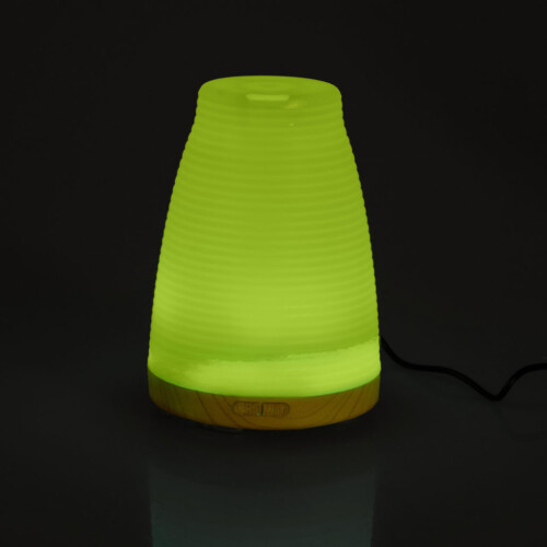 <p><span style="font-size: small;"><strong>INNOLIVING Ултразвуков арома дифузер</strong></span> <br />• Капацитет: 100 мл <br />• Обхват на действие: 27 м² <br />• Дебит на потока: 20 - 30 ml / h <br />• Многоцветен режим от 7 цвята (Бял, Син, Лилав, Зелен, Жълт, Червен, Розов)<br />• Автоматично изключване <br />• Размери: 98 x 98 x 135 mm <br />• Мощност: 12 W <br />• Захранване: 24V 500 mA <br /><em><strong>Производител: INNOLIVING / Италия</strong></em></p><br />Марка: INNOLIVING S.P.A <br />Модел: INN - 762<br />Доставка: 2-4 работни дни<br />Гаранция: 2 години