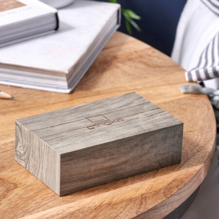 <p><strong>GINGKO Часовник/будилник “Flip Cilck Clock“ - ясен</strong><br /><strong>• Настройка за активиране чрез звук или постоянно включен дисплей<br /></strong><strong><strong>• <strong>Възможност </strong>да отложите или изключите алармата, като докоснете произволен бутон или обърнете часовника</strong><br /></strong><strong>• Автоматично обръщане на числата, когато се обърне часовника</strong><br /><strong>• Избор на формат на часа:</strong><span> 12/24 часа</span><br /><span><strong>• Захранване:</strong><span> акумулаторна батерия: 2000 mAh (включен кабел за зареждане)</span><br /><strong>• Вход за зареждане:</strong><span> DC 5V (не е включен адаптор)</span><br /><strong>• Време за зареждане:</strong><span> 3-4 часа</span><br /><strong>• Живот на батерията с едно зареждане:</strong><br /><span> - при настройка на активиране със звук - около 5-6 мес.</span><br /><span> - при постоянно включен дисплей - 2-3 седмици<br /><strong>• Лазерно гравирани тъч бутони</strong></span></span><span><br /></span><strong>• Цвят на часовника:</strong><span> ясен<br /><strong>• Цвят на цифрите:</strong> зелен</span><br /><strong>• Размери:</strong><span> 11,5 х 7 х 3,6 см. </span><br /><strong>• Тегло на продукта:</strong><span> 0,150 кг</span><br /><strong>• Тегло с опаковката:</strong><span> 0,200 кг. </span><br /><strong>Производител: GINGKO DESIGN/ Англия</strong></p><br />Марка: Gingko Design <br />Модел: Gingko G003A12<br />Доставка: 2-4 работни дни<br />Гаранция: 2 години