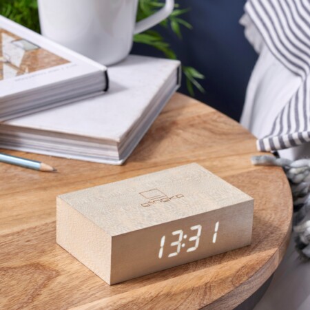 <p><strong>GINGKO Часовник/будилник “Flip Cilck Clock“ - бял клен</strong><br /><strong>• Настройка за активиране чрез звук или постоянно включен дисплей<br /></strong><strong><strong>• <strong>Възможност </strong>да отложите или изключите алармата, като докоснете произволен бутон или обърнете часовника</strong><br /></strong><strong>• Автоматично обръщане на числата, когато се обърне часовника</strong><br /><strong>• Избор на формат на часа:</strong><span> 12/24 часа</span><br /><span><strong>• Захранване:</strong><span> акумулаторна батерия: 2000 mAh (включен кабел за зареждане)</span><br /><strong>• Вход за зареждане:</strong><span> DC 5V (не е включен адаптор)</span><br /><strong>• Време за зареждане:</strong><span> 3-4 часа</span><br /><strong>• Живот на батерията с едно зареждане:</strong><br /><span> - при настройка на активиране със звук - около 5-6 мес.</span><br /><span> - при постоянно включен дисплей - 2-3 седмици<br /><strong>• Лазерно гравирани тъч бутони</strong></span></span><span><br /></span><strong>• Цвят на часовника:</strong><span> бял клен<br /><strong>• Цвят на цифрите:</strong> бял</span><br /><strong>• Размери:</strong><span> 11,5 х 7 х 3,6 см. </span><br /><strong>• Тегло на продукта:</strong><span> 0,150 кг</span><br /><strong>• Тегло с опаковката:</strong><span> 0,200 кг. </span><br /><strong>Производител: GINGKO DESIGN/ Англия</strong></p><br />Марка: Gingko Design <br />Модел: Gingko G003M13<br />Доставка: 2-4 работни дни<br />Гаранция: 2 години