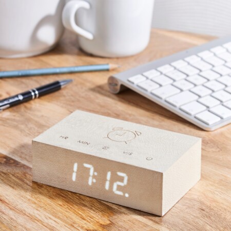 <p><strong>GINGKO Часовник/будилник “Flip Cilck Clock“ - бял клен</strong><br /><strong>• Настройка за активиране чрез звук или постоянно включен дисплей<br /></strong><strong><strong>• <strong>Възможност </strong>да отложите или изключите алармата, като докоснете произволен бутон или обърнете часовника</strong><br /></strong><strong>• Автоматично обръщане на числата, когато се обърне часовника</strong><br /><strong>• Избор на формат на часа:</strong><span> 12/24 часа</span><br /><span><strong>• Захранване:</strong><span> акумулаторна батерия: 2000 mAh (включен кабел за зареждане)</span><br /><strong>• Вход за зареждане:</strong><span> DC 5V (не е включен адаптор)</span><br /><strong>• Време за зареждане:</strong><span> 3-4 часа</span><br /><strong>• Живот на батерията с едно зареждане:</strong><br /><span> - при настройка на активиране със звук - около 5-6 мес.</span><br /><span> - при постоянно включен дисплей - 2-3 седмици<br /><strong>• Лазерно гравирани тъч бутони</strong></span></span><span><br /></span><strong>• Цвят на часовника:</strong><span> бял клен<br /><strong>• Цвят на цифрите:</strong> бял</span><br /><strong>• Размери:</strong><span> 11,5 х 7 х 3,6 см. </span><br /><strong>• Тегло на продукта:</strong><span> 0,150 кг</span><br /><strong>• Тегло с опаковката:</strong><span> 0,200 кг. </span><br /><strong>Производител: GINGKO DESIGN/ Англия</strong></p><br />Марка: Gingko Design <br />Модел: Gingko G003M13<br />Доставка: 2-4 работни дни<br />Гаранция: 2 години