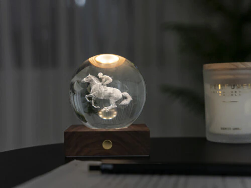 <p><strong>GINGKO 3D Смарт лампа “Amber Crystal“ - Състезателен кон</strong><br /><strong>• Захранване: </strong><span>акумулаторна батерия 2000 mAh</span><br /><strong>• Включен USB C кабел за зареждане</strong><br /><span><strong>• Живот на батерията: </strong>10-96 часа</span><br /><strong>• Размери: </strong><span>8 х 8 х 12 см.</span><br /><strong>• Материал:</strong><span> FSC сертифицирана основа от орехово дърво, първокласен 3D лазерно отпечатан кристал</span><br /><strong>• Тегло:</strong><span> 0,756 кг.</span><br /><strong>• Тегло с опаковка:</strong><span> 0,800 кг.</span><br /><strong>• Цветна температура:</strong><span> 2900 - 3100К<br /><strong>• Входяща мощност:</strong> DC 5 V, 0,5 A<br /><strong>• Изходна мощност:</strong> 2 W<br /><strong>• Дизайн:</strong> Състезателен кон<br /><strong>• Предлага се в различни дизайни</strong></span><br /><strong>Производител: GINGKO DESIGN/ Англия</strong></p><br />Марка: Gingko Design <br />Модел: Gingko G025HR<br />Доставка: 2-4 работни дни<br />Гаранция: 2 години
